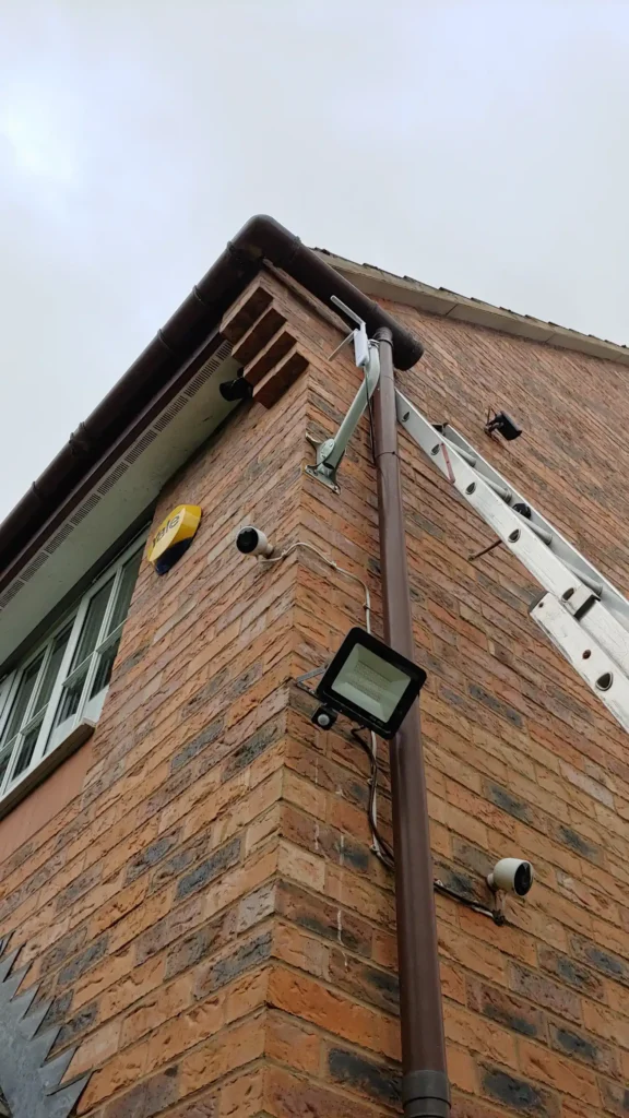 Wireless CCTV is not our preference, but our customer already fitted their own that struggled to get a reliable signal from their indoor Wi-Fi...